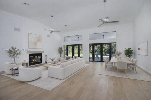 Casa en Pinecrest, Florida 4 dormitorios, 327.02 m2 № 2057997