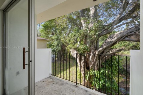 Immobilier commercial à vendre à Miami, Floride: 286.05 m2 № 1684328 - photo 12