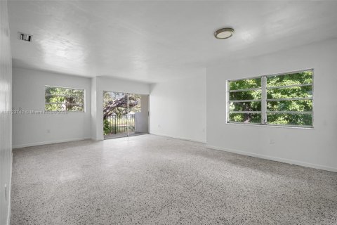Immobilier commercial à vendre à Miami, Floride: 286.05 m2 № 1684328 - photo 6