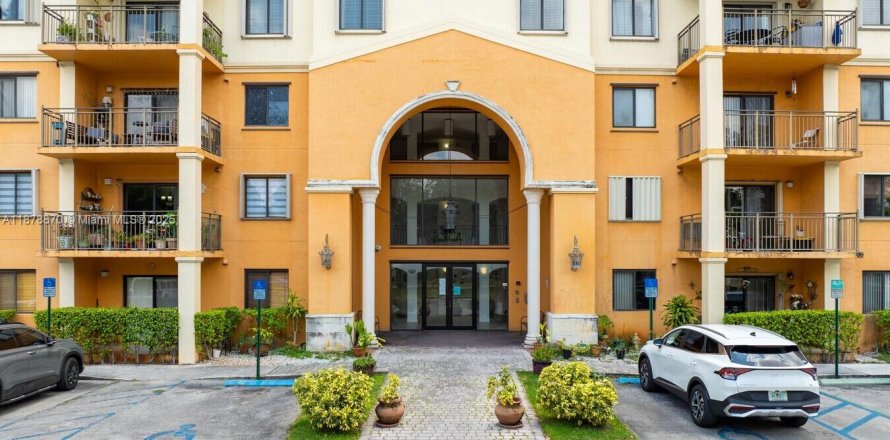 Condo à Miami, Floride, 3 chambres  № 2252988