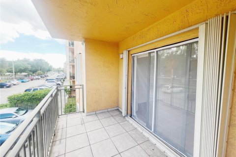 Copropriété à vendre à Miami, Floride: 3 chambres, 112.23 m2 № 2252988 - photo 30