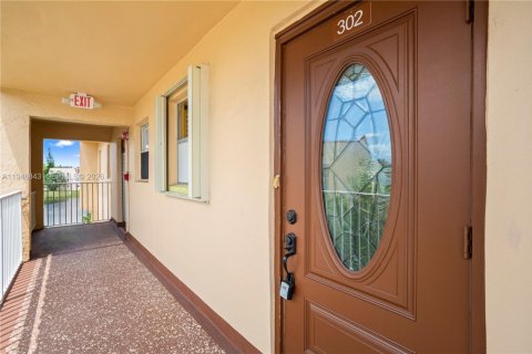 Condo à Sunrise, Floride, 2 chambres  № 2080096