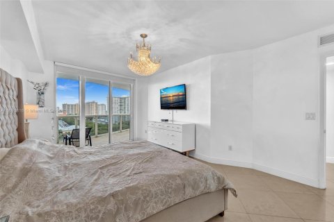 Condominio en venta en Sunny Isles Beach, Florida, 2 dormitorios, 175.21 m2 № 1944330 - foto 24