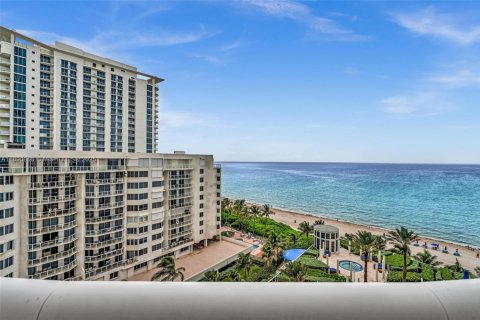 Condominio en venta en Sunny Isles Beach, Florida, 2 dormitorios, 175.21 m2 № 1944330 - foto 5