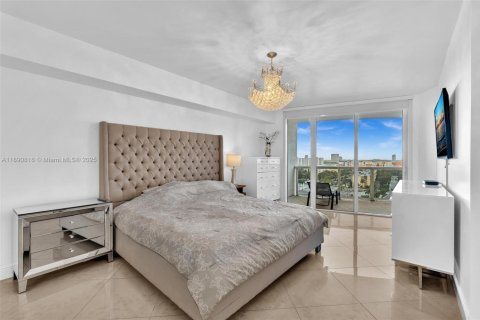 Condominio en venta en Sunny Isles Beach, Florida, 2 dormitorios, 175.21 m2 № 1944330 - foto 25