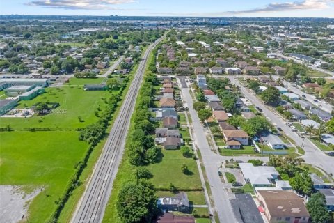 Terrain à vendre à Miami, Floride № 1953658 - photo 19