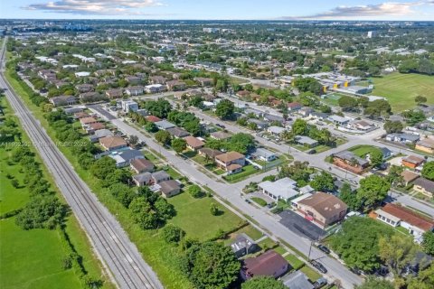 Terrain à vendre à Miami, Floride № 1953658 - photo 18
