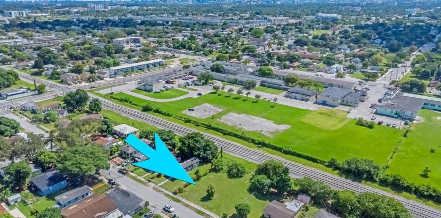 Terrain à Miami, Floride № 1953658