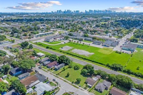 Terrain à vendre à Miami, Floride № 1953658 - photo 13