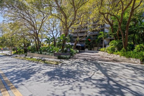 Condominio en venta en Miami, Florida, 1 dormitorio, 75.81 m2 № 2032163 - foto 12