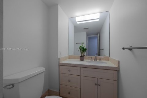 Condominio en venta en Miami, Florida, 1 dormitorio, 75.81 m2 № 2032163 - foto 11