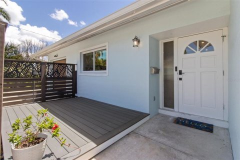 Casa en venta en Saint Petersburg, Florida, 2 dormitorios, 112.04 m2 № 1802311 - foto 3