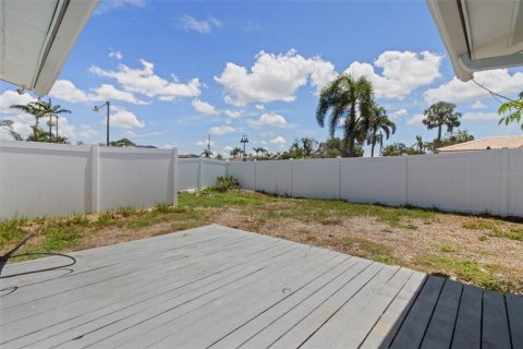 Casa en venta en Saint Petersburg, Florida, 2 dormitorios, 112.04 m2 № 1802311 - foto 22