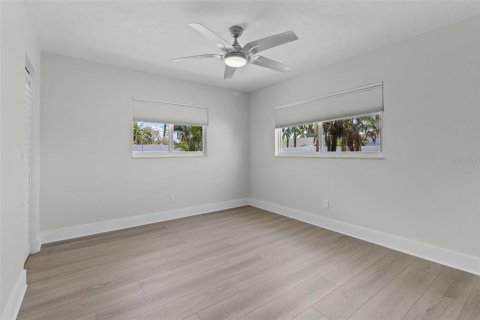 Casa en venta en Saint Petersburg, Florida, 2 dormitorios, 112.04 m2 № 1802311 - foto 18