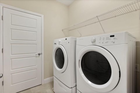 Adosado en venta en Lake Mary, Florida, 3 dormitorios, 203.55 m2 № 1917717 - foto 14