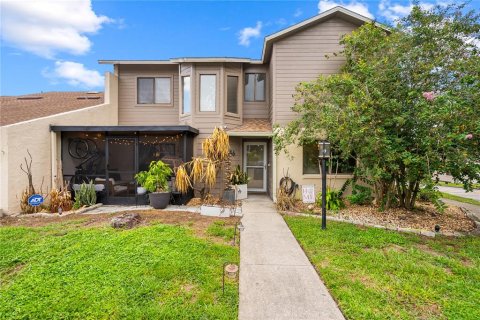 Townhouse in Ocoee, Florida 3 bedrooms, 124.95 sq.m. № 2385785 - photo 2