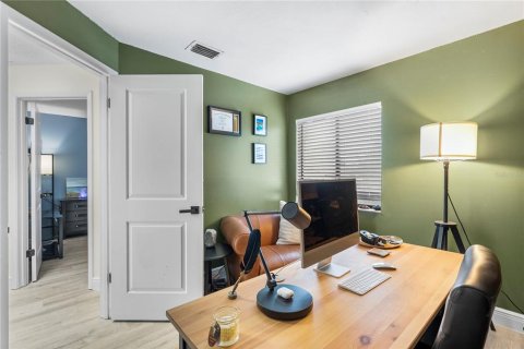 Townhouse in Ocoee, Florida 3 bedrooms, 124.95 sq.m. № 2385785 - photo 21