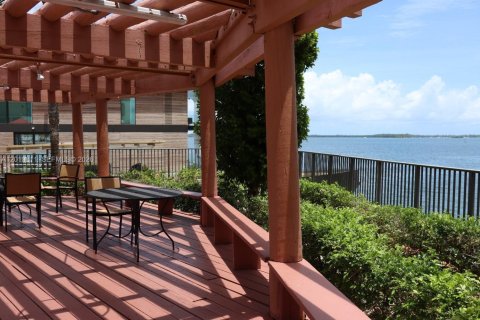 Apartamento en alquiler en Miami, Florida, 2 dormitorios, 91.97 m2 № 2076540 - foto 29