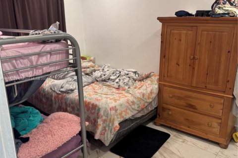 Commercial property in Fort Lauderdale, Florida № 1960642 - photo 12