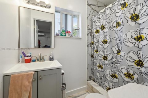 Commercial property in Fort Lauderdale, Florida № 1960642 - photo 16