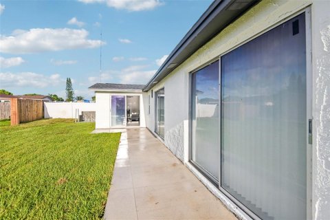 Casa en venta en Holiday, Florida, 3 dormitorios, 136.57 m2 № 2355762 - foto 29