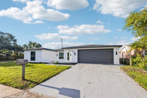 Casa en venta en Holiday, Florida, 3 dormitorios, 136.57 m2 № 2355762 - foto 4