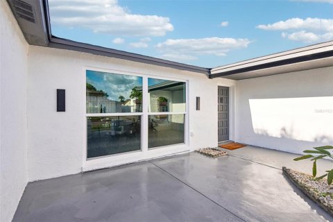 Casa en venta en Holiday, Florida, 3 dormitorios, 136.57 m2 № 2355762 - foto 5