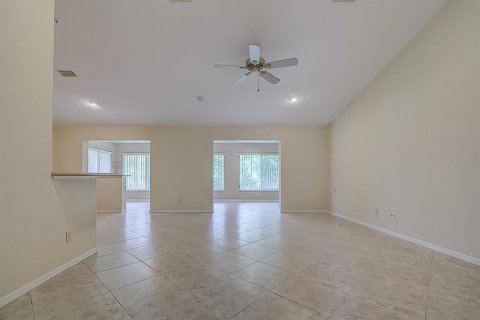 Casa en alquiler en Homosassa, Florida, 3 dormitorios, 184.88 m2 № 2120205 - foto 3