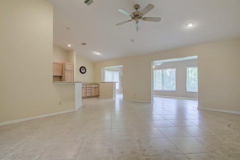 Casa en alquiler en Homosassa, Florida, 3 dormitorios, 184.88 m2 № 2120205 - foto 2