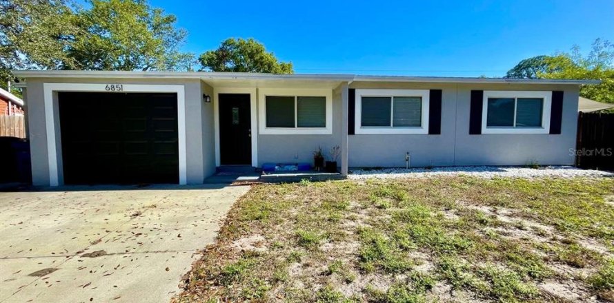 Villa ou maison à Saint Petersburg, Floride 3 chambres, 80.27 m2 № 1773266