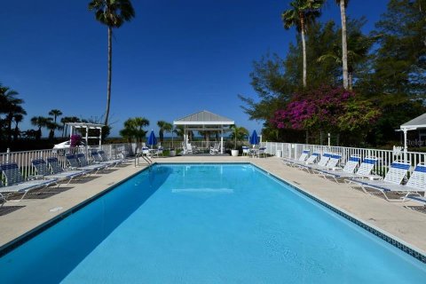 House in Longboat Key, Florida 11 bedrooms, 792.36 sq.m. № 1562155 - photo 8