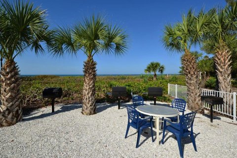 House in Longboat Key, Florida 11 bedrooms, 792.36 sq.m. № 1562155 - photo 9