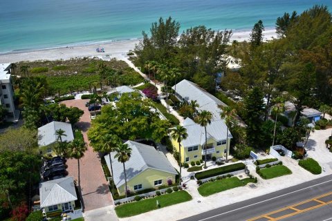 House in Longboat Key, Florida 11 bedrooms, 792.36 sq.m. № 1562155 - photo 1