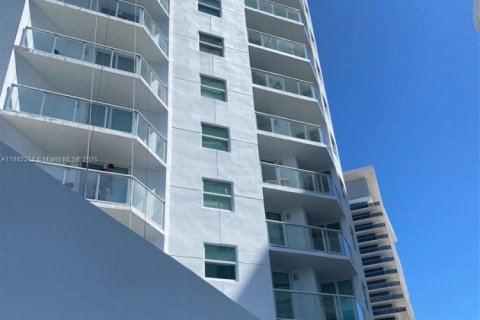 Copropriété à louer à Miami Beach, Floride: 1 chambre, 69.31 m2 № 1930452 - photo 1