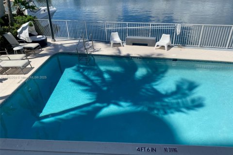 Copropriété à louer à Miami Beach, Floride: 1 chambre, 69.31 m2 № 1930452 - photo 4