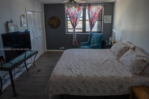 Condo in North Palm Beach, Florida, 2 bedrooms  № 2057848 - photo 10