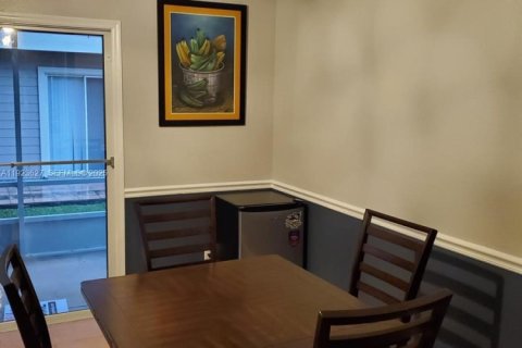 House in Orlando, Florida 3 bedrooms, 137.96 sq.m. № 1982198 - photo 4