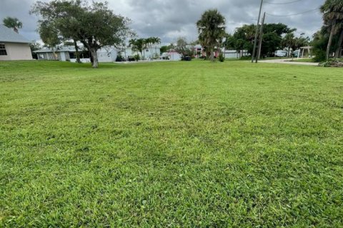 Propiedad comercial en venta en St. Lucie, Florida № 2154299 - foto 2