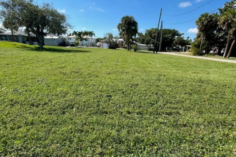 Propiedad comercial en St. Lucie, Florida № 2154299