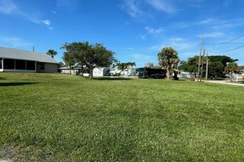 Propiedad comercial en venta en St. Lucie, Florida № 2154299 - foto 3