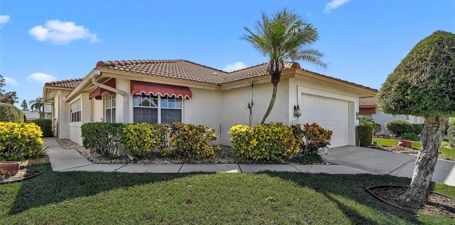 Villa ou maison à Bradenton, Floride 2 chambres, 158.4 m2 № 2231527