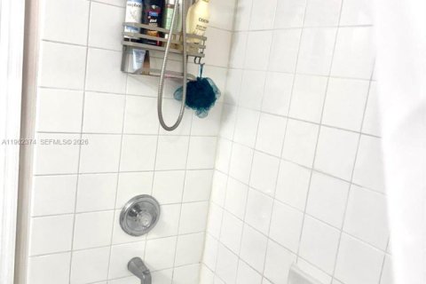 Купить кондоминиум в Майами, Флорида 2 спальни, № 2024009 - фото 29