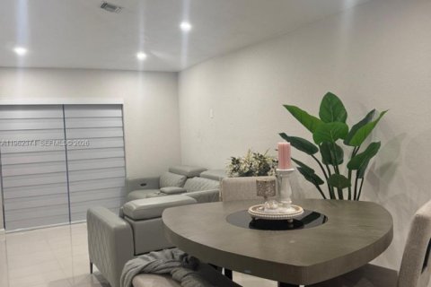 Купить кондоминиум в Майами, Флорида 2 спальни, № 2024009 - фото 19