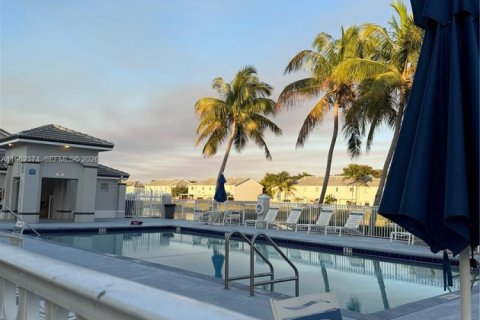 Купить кондоминиум в Майами, Флорида 2 спальни, № 2024009 - фото 9