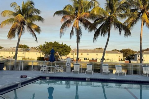 Купить кондоминиум в Майами, Флорида 2 спальни, № 2024009 - фото 10