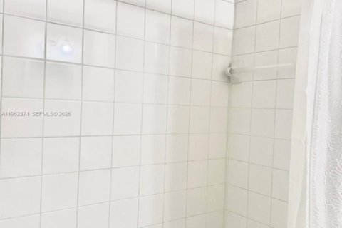 Купить кондоминиум в Майами, Флорида 2 спальни, № 2024009 - фото 27