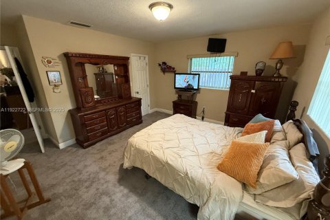 Casa en venta en Hollywood, Florida, 3 dormitorios, 161.19 m2 № 1982266 - foto 2