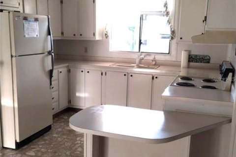 House in Zephyrhills, Florida 2 bedrooms, 75.81 sq.m. № 1788958 - photo 9