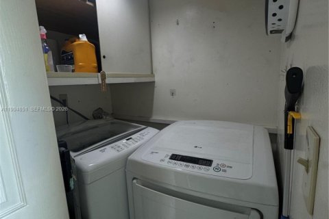 Copropriété à vendre à Miami, Floride: 2 chambres, 84.54 m2 № 2248023 - photo 7
