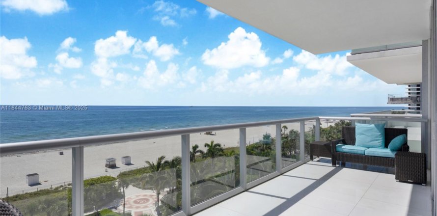 Condo à Miami Beach, Floride, 3 chambres № 1841240